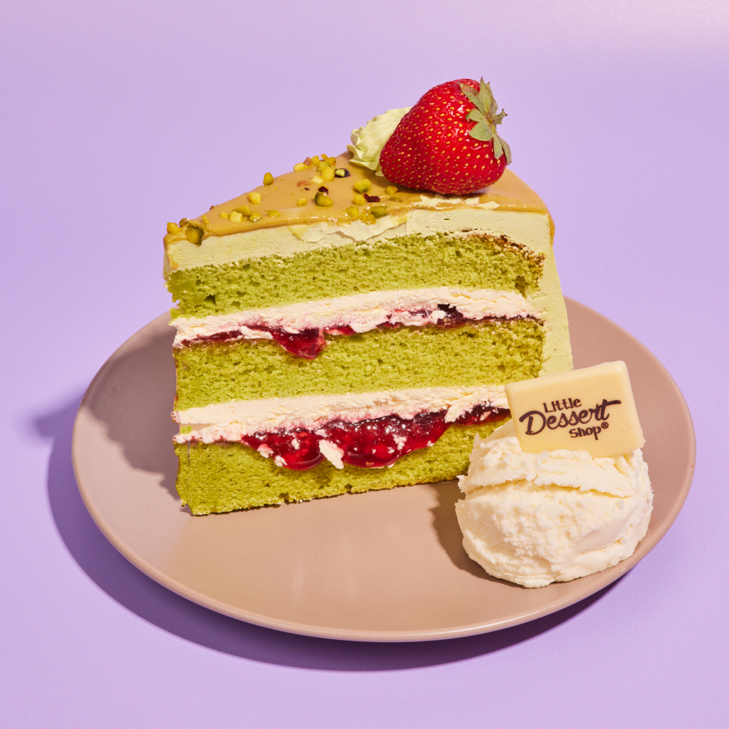 Strawberry & Pistachio Cake